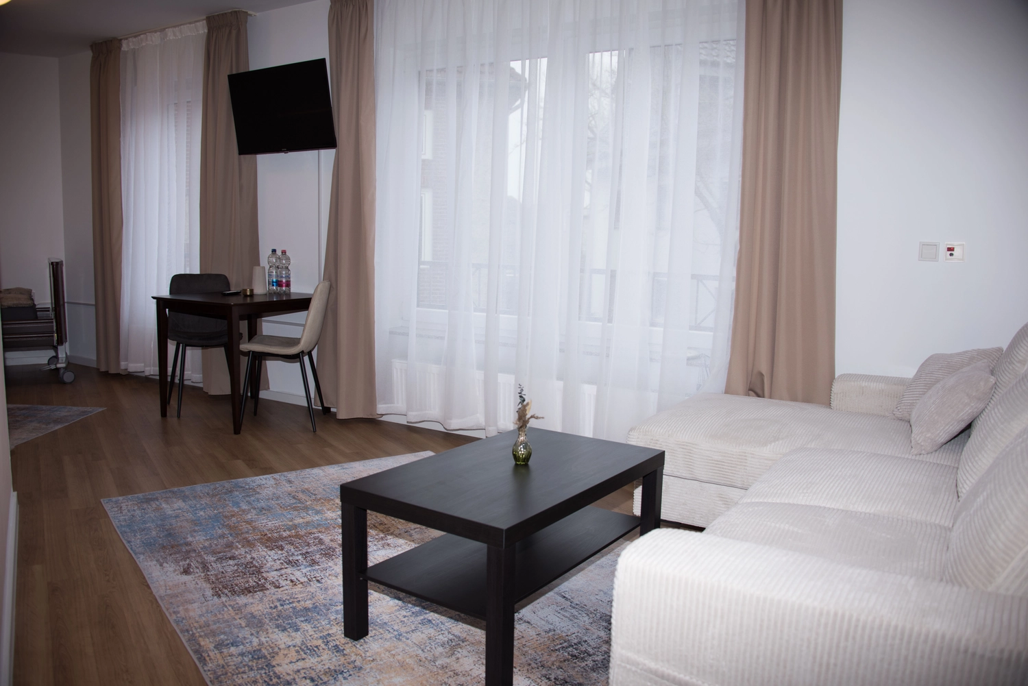 Verpleegster met een oude man