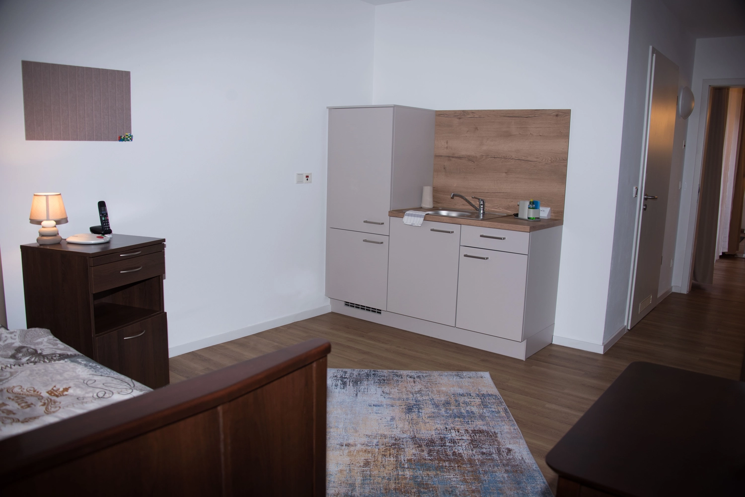 Verpleegster met een oude man