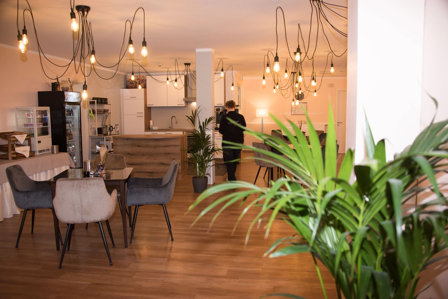 Verpleegster met een oude man